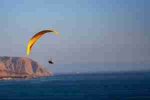 parapente en la costa